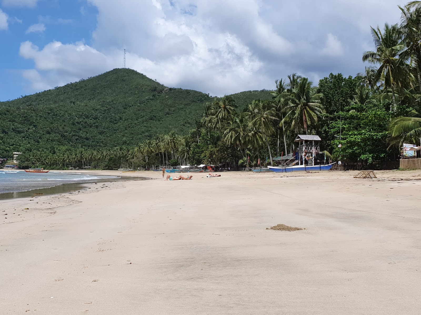 Foto von Nagtabon Strand mit sehr sauber Sauberkeitsgrad