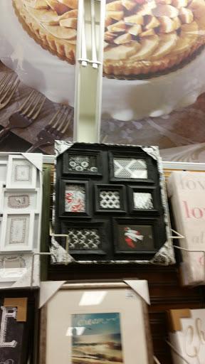 Department Store «T.J. Maxx», reviews and photos, 13560 Whittier Blvd, Whittier, CA 90605, USA