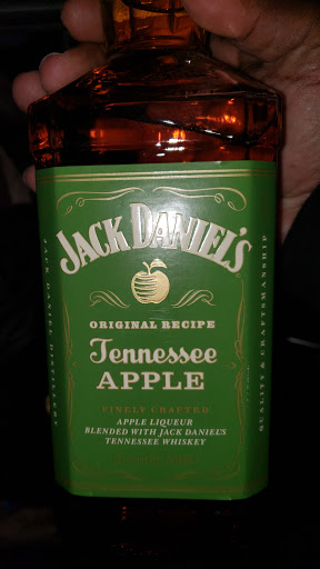 Liquor Store «Liquor & Wine Warehouse», reviews and photos, 343 Rockaway Turnpike, Lawrence, NY 11559, USA