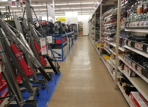 Hardware Store «Harbor Freight Tools», reviews and photos, 904 N Lake St, Aurora, IL 60506, USA
