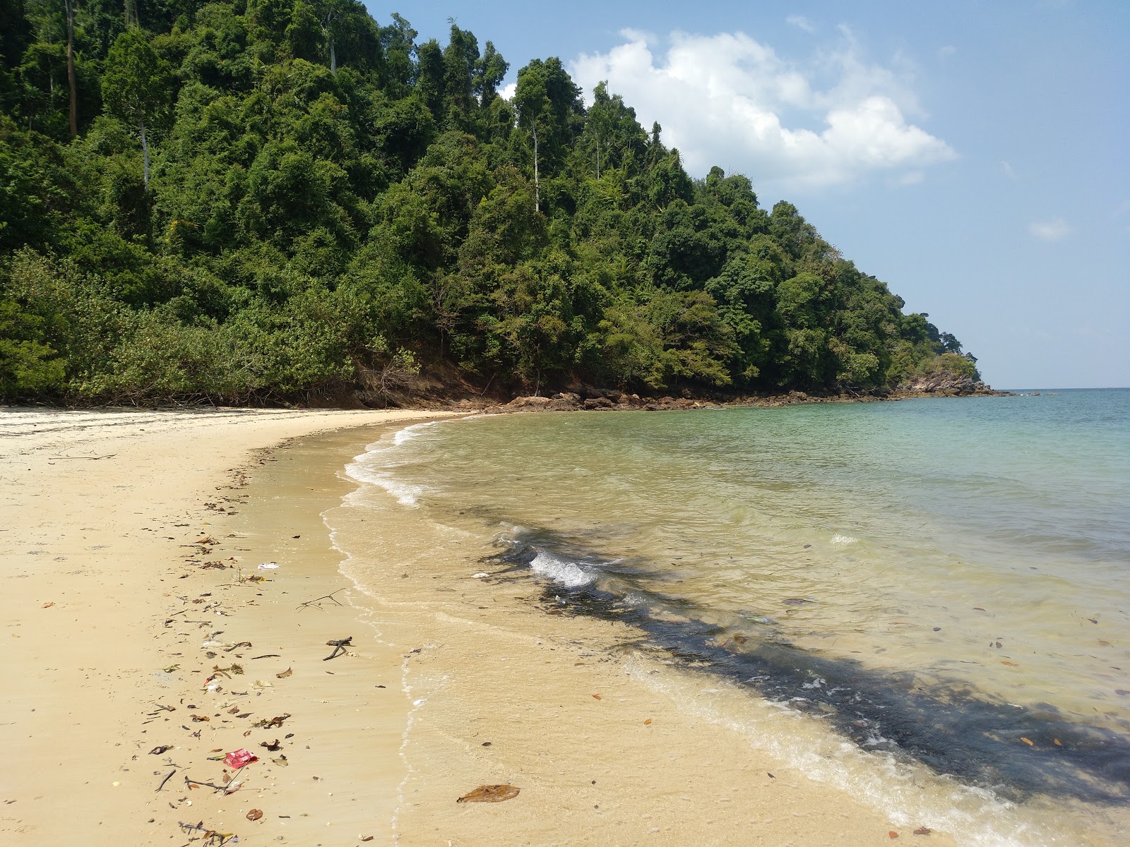 Photo of Ao Pai Beach with bright sand surface