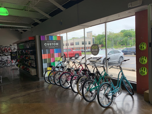 Bicycle Store «The Trek Bicycle Store of Kansas City-Shawnee», reviews and photos, 10412 Shawnee Mission Pkwy, Shawnee, KS 66203, USA
