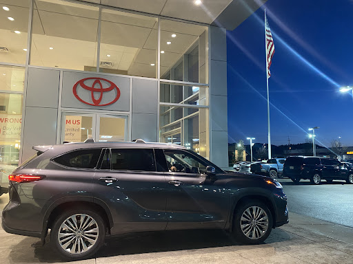 Car Dealer «Grants Pass Toyota», reviews and photos, 375 Redwood Hwy, Grants Pass, OR 97527, USA