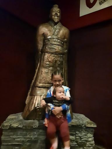 Movie Theater «Hollywood Blvd. Cinema», reviews and photos, 1001 75th St, Woodridge, IL 60517, USA