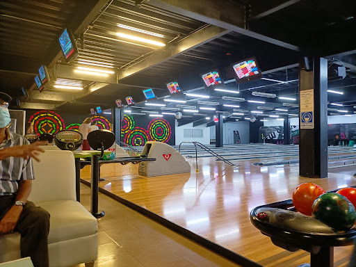 Metro Lanes Bowling And Lounge