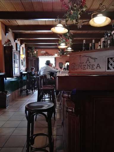 Bar La Chimenea - C. Moreno de Mora, 21, 11300 La Línea de la Concepción, Cádiz