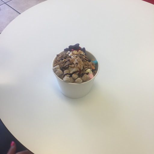 Frozen Yogurt Shop «FroYo Fever», reviews and photos, 6955 Camino Arroyo #40, Gilroy, CA 95020, USA