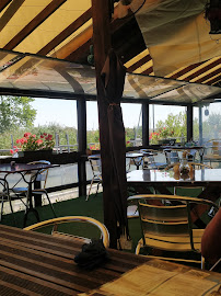 Atmosphère du Restaurant Le Cabanon du Pêcheur à Saint-Vivien-de-Médoc - n°12