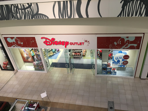 Toy Store «Disney Store», reviews and photos, 5220 Fashion Outlets Way, Rosemont, IL 60018, USA