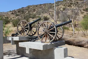 Monumento a la batalla de Las Coimas image