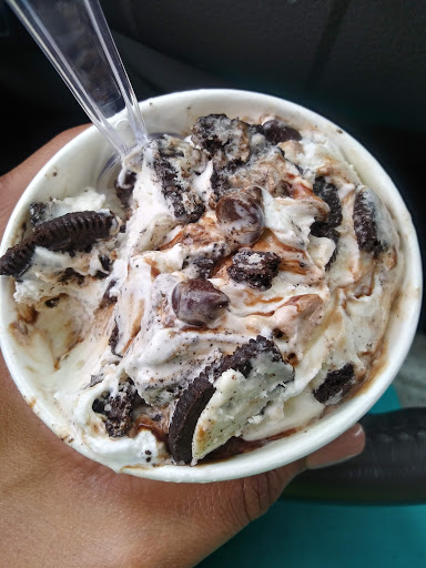 Ice Cream Shop «Cold Stone Creamery», reviews and photos, 25203 Evergreen Rd, Southfield, MI 48075, USA