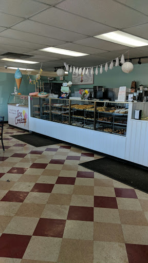 Donut Shop «Lee Donuts», reviews and photos, 124 Peterson Rd, Libertyville, IL 60048, USA