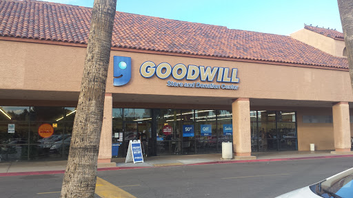 Thrift Store «McClintock & Southern Goodwill Retail Store & Donation Center», reviews and photos, 1546 E Southern Ave, Tempe, AZ 85282, USA