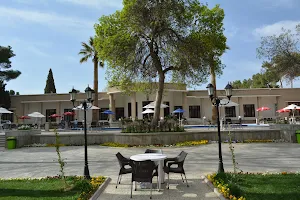 Persepolis Tourist Hotel image