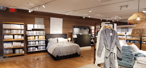 Furniture Store «Crate and Barrel», reviews and photos, 48 S Main St, West Hartford, CT 06107, USA