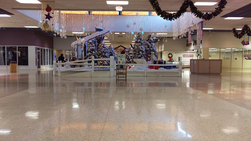 Shopping Mall «Sun-Vet Mall», reviews and photos, 5801 Sunrise Hwy, Holbrook, NY 11741, USA