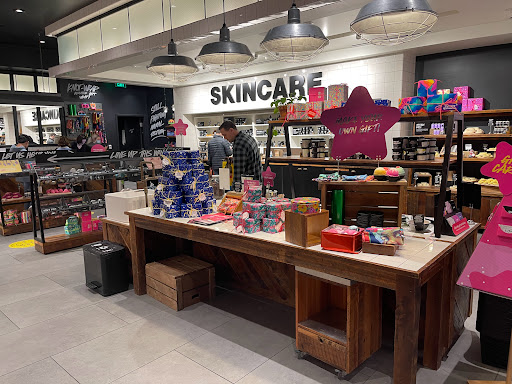 Cosmetics Store «Lush Cosmetics», reviews and photos, 2800 W Big Beaver Rd # 232, Troy, MI 48084, USA