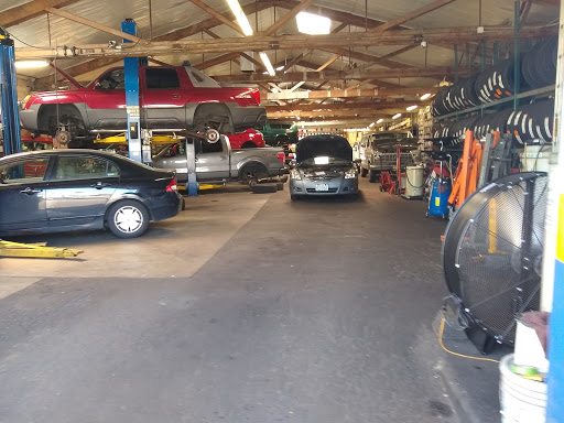 Auto Repair Shop «Affordable Tire & Brake Co.», reviews and photos, 711 SE Hawthorne Blvd, Portland, OR 97214, USA