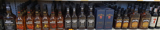 Liquor Store «OMG Liquor & Wine», reviews and photos, 302 N Bridge St, Yorkville, IL 60560, USA