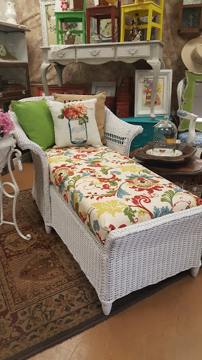 Furniture Store «3 Vintage Chicks», reviews and photos, 13012 N Cave Creek Rd, Phoenix, AZ 85022, USA