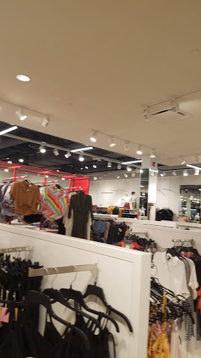 Clothing Store «F21 RED», reviews and photos, 2615 Medical Center Pkwy #2300, Murfreesboro, TN 37129, USA