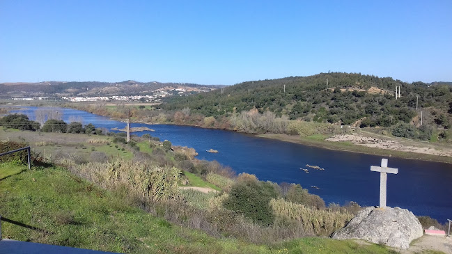 Comentários e avaliações sobre o Miradouro sobre o Rio Tejo