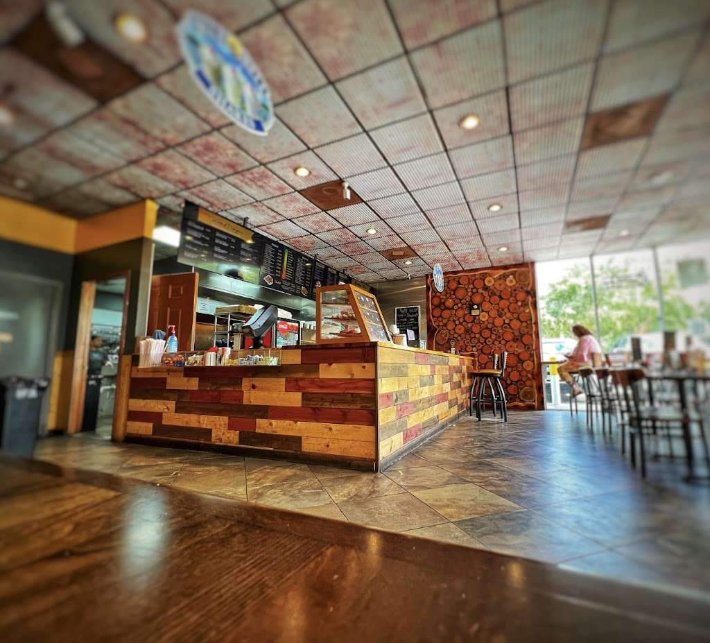 Woodland Burgers & Wings 32656