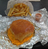 Plats et boissons du Restaurant de hamburgers Le Burger Fermier des Enfants Rouges à Paris - n°16