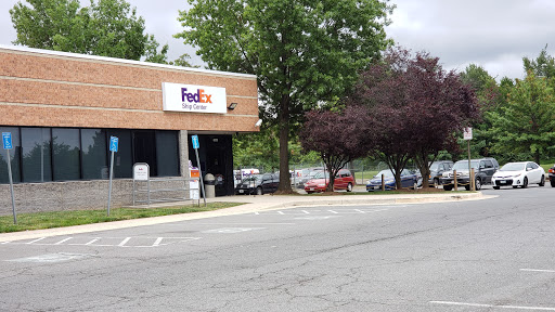 Shipping and Mailing Service «FedEx Ship Center», reviews and photos, 13500 EDS Dr, Herndon, VA 20171, USA