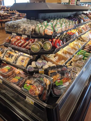 Grocery Store «Radermacher Super Valu», reviews and photos, 500 2nd St W, Jordan, MN 55352, USA
