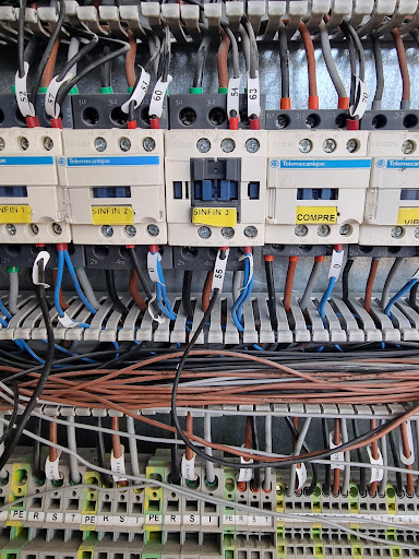 Electricidad Rosendo Ruiz en Los Santos de Maimona, Badajoz