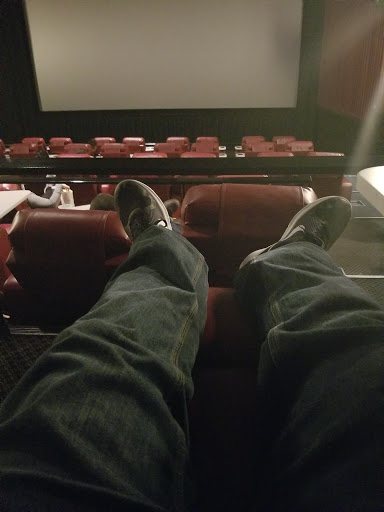 Movie Theater «Marcus Theatres Majestic Cinema of Omaha», reviews and photos, 14304 W Maple Rd, Omaha, NE 68164, USA