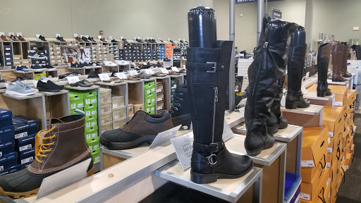 Shoe Store «DSW Designer Shoe Warehouse», reviews and photos, 2771 Town Center Blvd, Crestview Hills, KY 41017, USA