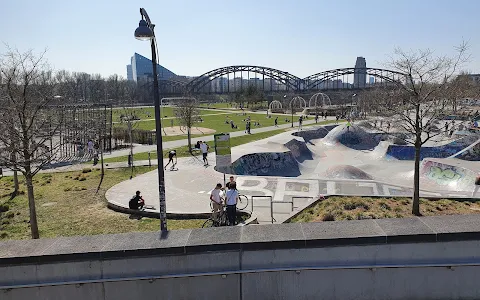 Skatepark Osthafen Frankfurt image