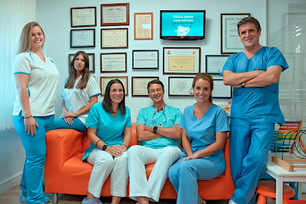 Clínica dental especializada Dr. Javier García de la Vega Primero D, Av. de Palomares, 2, Portal 1, 41920 San Juan de Aznalfarache, Sevilla, España
