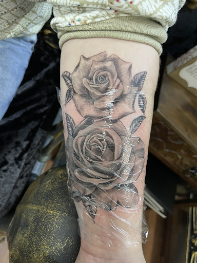 Tattoo Shop «Stuck On You Tattoos & Piercings», reviews and photos, 4102 Gus Thomasson Rd, Mesquite, TX 75150, USA