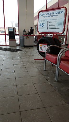 Tire Shop «Discount Tire Store - Oak Lawn, IL», reviews and photos, 6635 95th St, Oak Lawn, IL 60453, USA