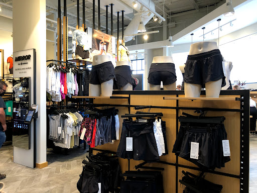 Shopping Mall «Shops of Saddle Creek», reviews and photos, 7509 Poplar Ave #1, Germantown, TN 38138, USA