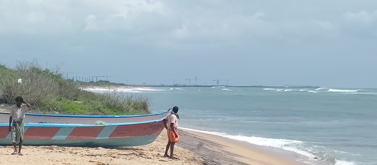 Foto av Panjal Beach med lång rak strand