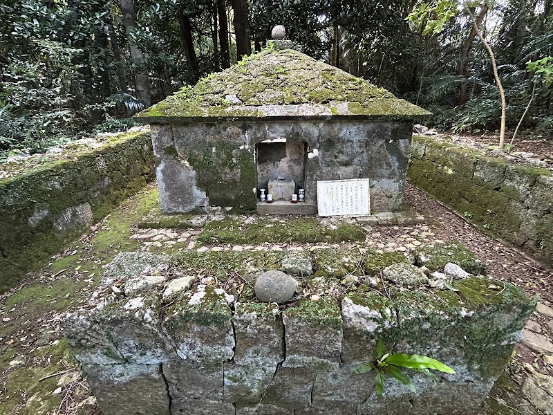 義本王の墓