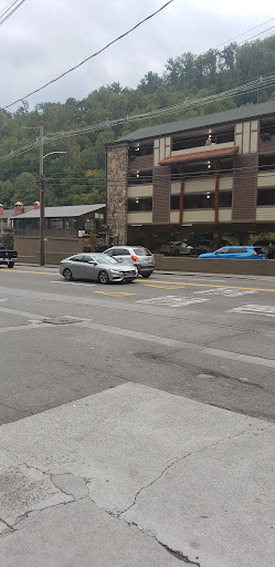 Liquor Store «Parkway Liquor Store», reviews and photos, 288 Parkway, Gatlinburg, TN 37738, USA