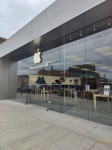 Computer Store «Apple Nanuet», reviews and photos, 8115 Fashion Dr, Nanuet, NY 10954, USA