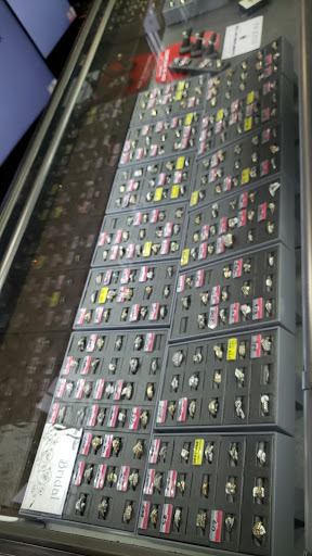 Loan Agency «USA Pawn & Jewelry Co», reviews and photos, 18449 SE Stark St, Portland, OR 97233, USA