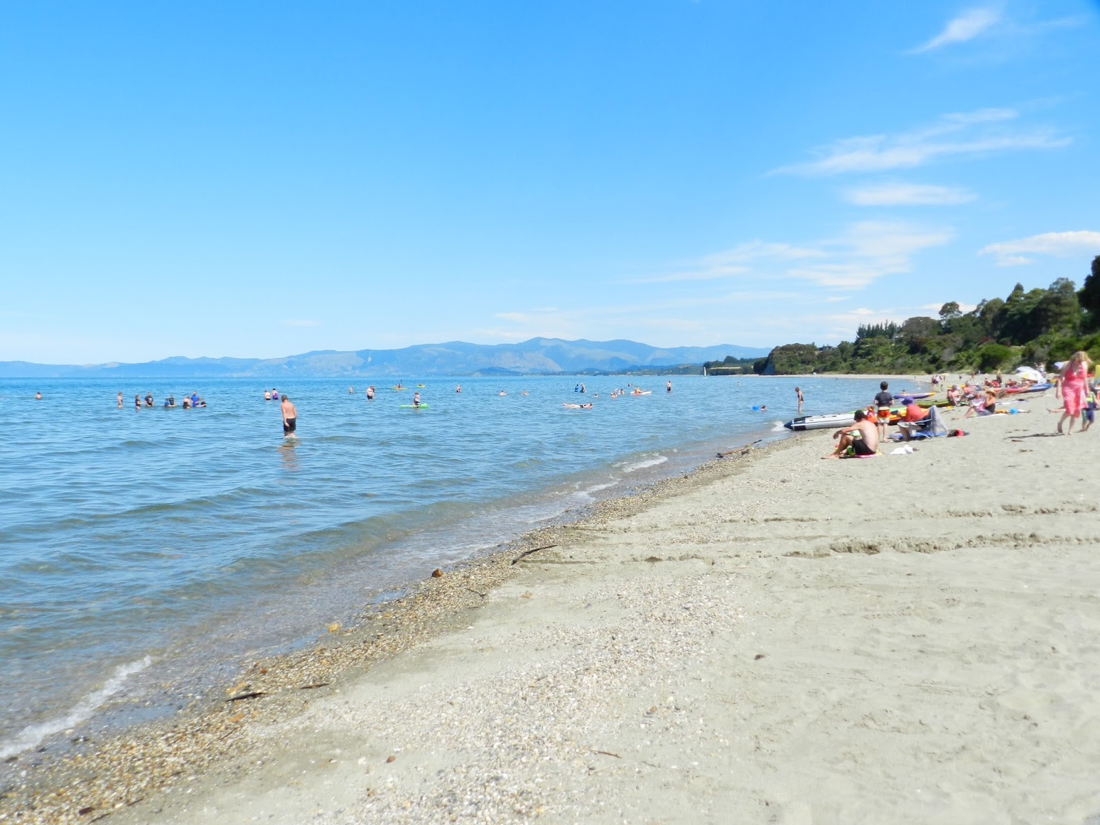 Photo de Golden Bay Beach situé dans une zone naturelle