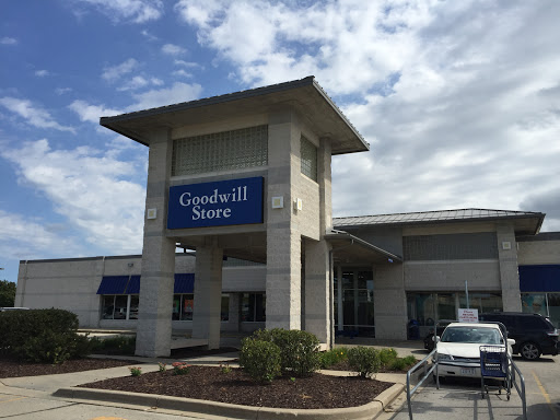Goodwill Store & Donation Center, 1400 Nike Dr, Waukesha, WI 53186, Thrift Store