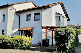 universal immobilien UG