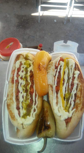 Los Ponchos Hot Dogs
