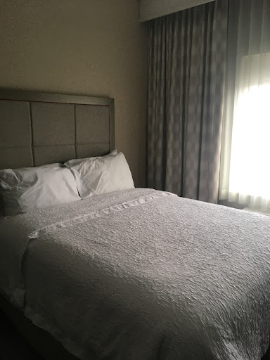 Hampton Inn Long Beach Airport image