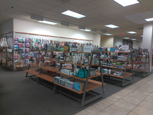 Clothing Store «Burlington Coat Factory», reviews and photos, 3662 W Camp Wisdom Rd, Dallas, TX 75237, USA