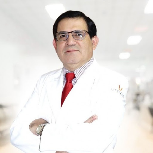 Dr. Walther Augusto Postigo Armaza, Urólogo